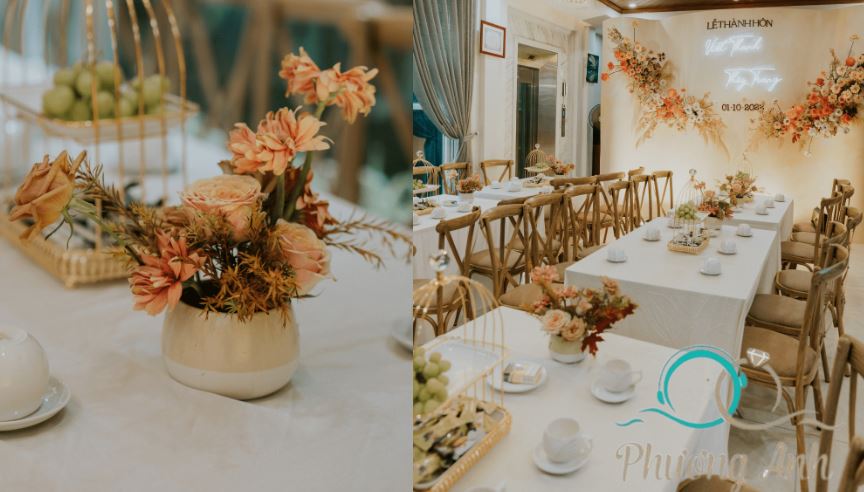 Hoa bàn tiệc trong bình gốm sứ