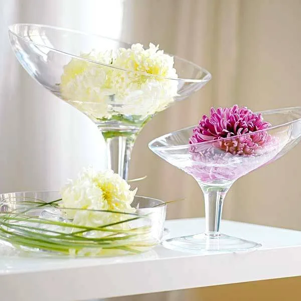 trang trí hoa bàn tiệc cưới