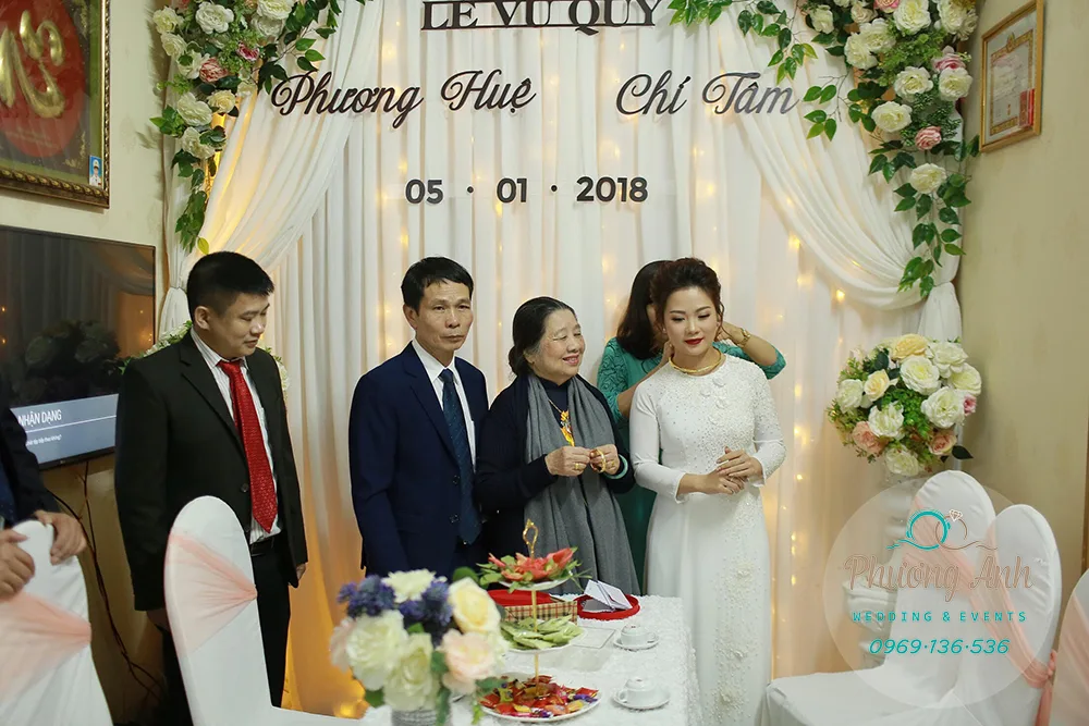 trang trí không gian ngày cưới