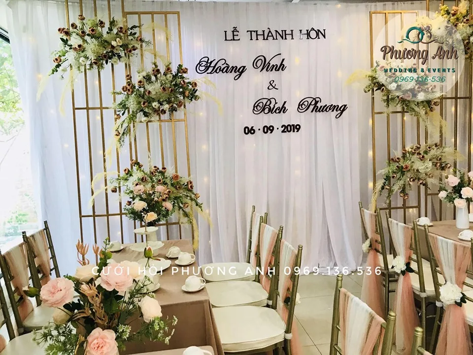 Trang trí đám cưới tại nhà trai trong lễ thành hôn chú rể Hoàng Vinh, cô dâu Bích Phương tại phường Đông Ngạc, Bắc Từ Liêm trang trí nhà ngày cưới