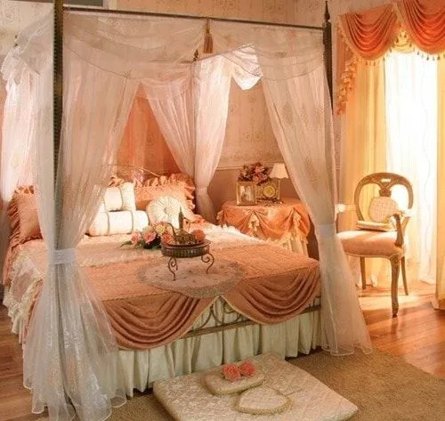 trang trí phòng cưới với màn khung