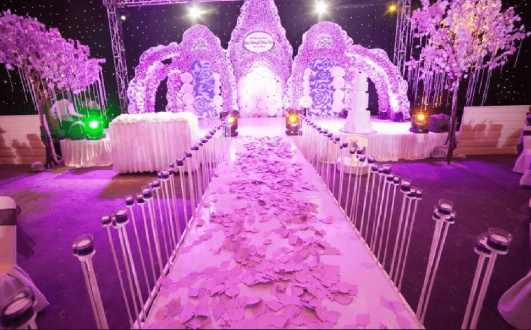 trang trí tiệc cưới màu hồng