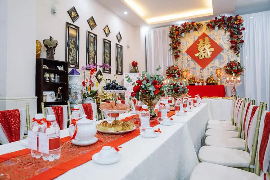 Trang trí tiệc cưới bằng màu đỏ Trang trí tiệc cưới bằng màu đổ
