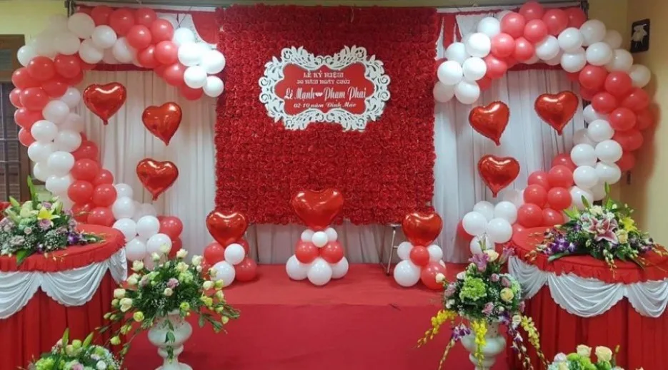 mẫu trang trí đám cưới màu đỏ