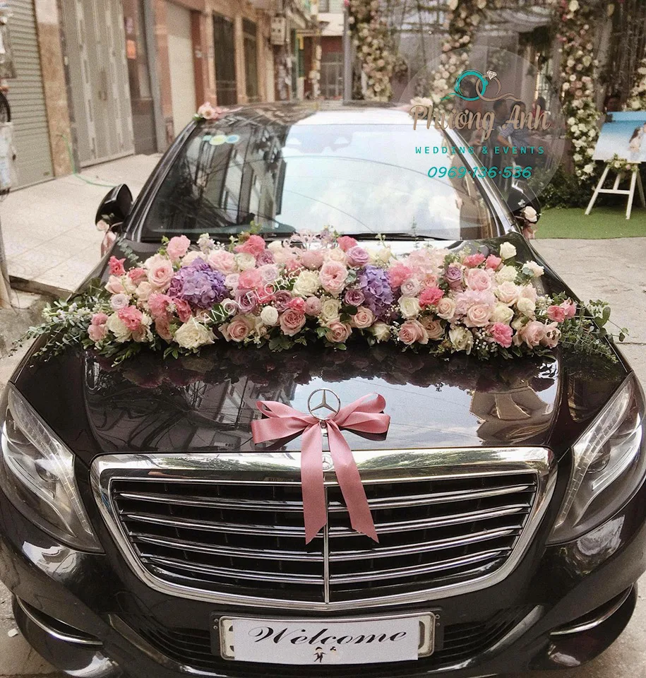 Mẫu trang trí xe hoa được rất nhiều các cặp đôi ưu chuộng trong mùa cưới tại Phương Anh Wedding trang trí xe hoa nam từ liêm