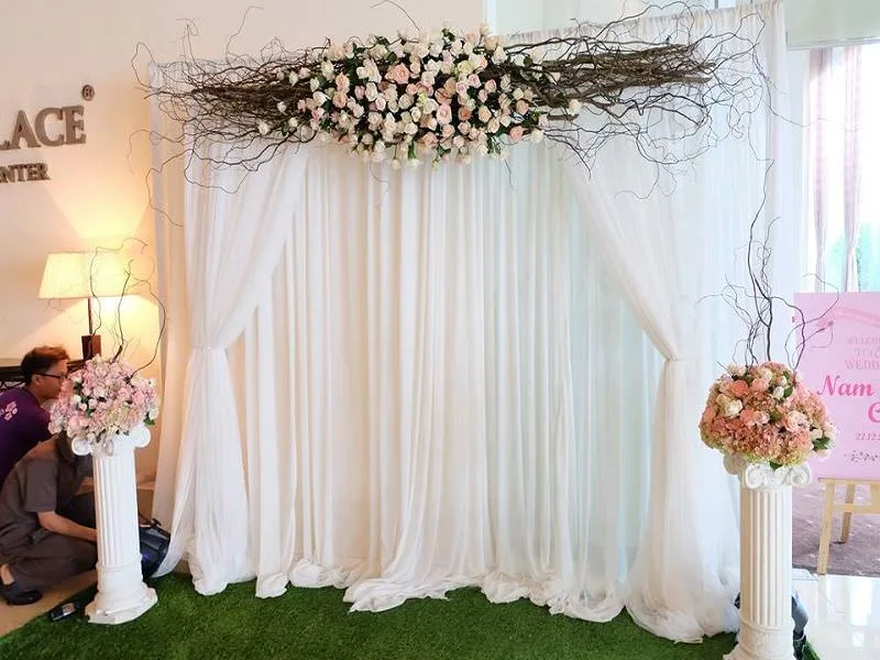 mẫu trang trí đám cưới màu trắng