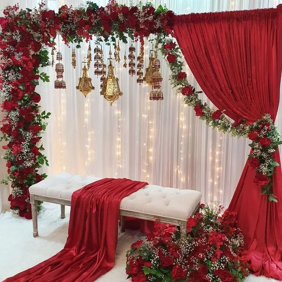 mẫu trang trí đám cưới màu đỏ