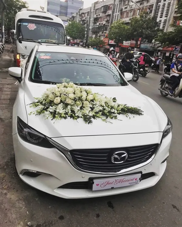 xe cưới mazda