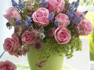 Bật mí cách căm hoa hồng để bàn ngày cưới đẹp hết ý