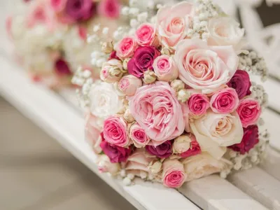 Bật mí cách bó hoa cưới bằng hoa hồng cực đơn giản