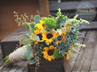 Bó hoa Hướng dương cầm tay cô dâu tại Hà Nội