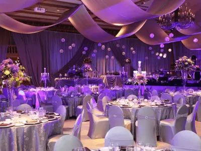 6 cách trang trí đám cưới màu tím đẹp ngất ngây cho bạn tham khảo