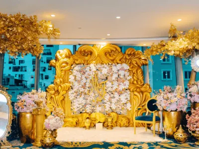 trang trí đám cưới màu vàng đồng