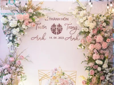 tiệc cưới màu hồng lãng mạn 