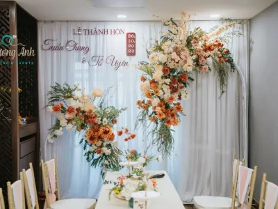  Trang trí lễ thành hôn cặp đôi Tuấn Chung - Tố Uyên