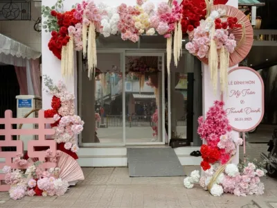 trang trí đám cưới nhà ngõ nhỏ