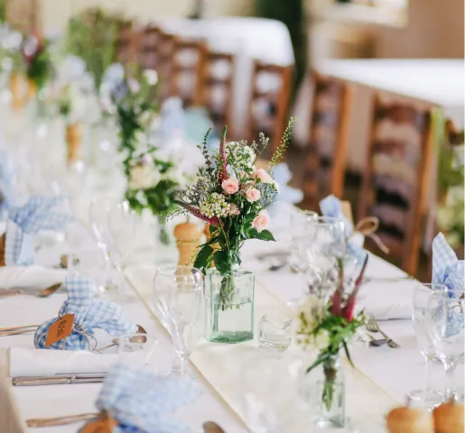 Đội ngũ nhân sự