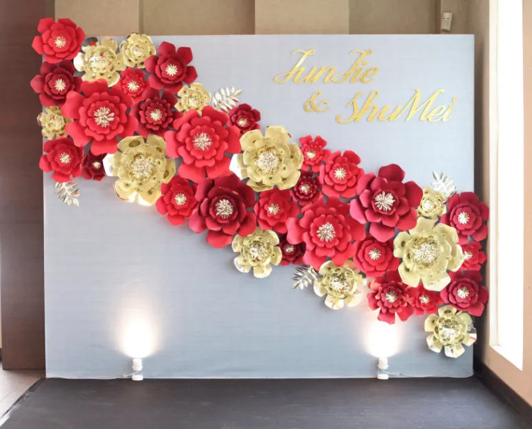 Backdrop hoa giấy đơn giản mà đẹp