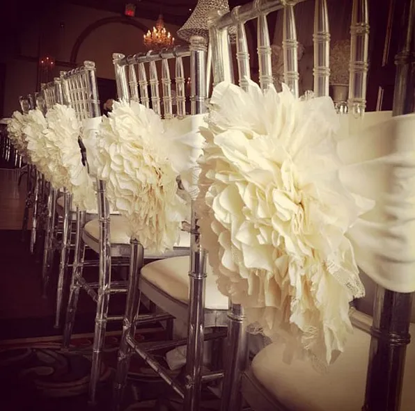 Trang trí ghế ngồi đám cưới kiểu hanmade