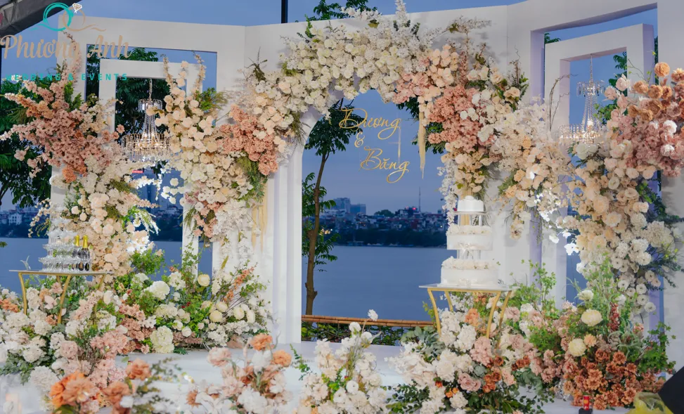 tiệc cưới ngoài trời