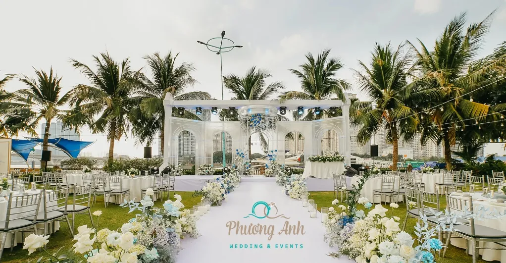 Trang trí tiệc cưới ngoài trời