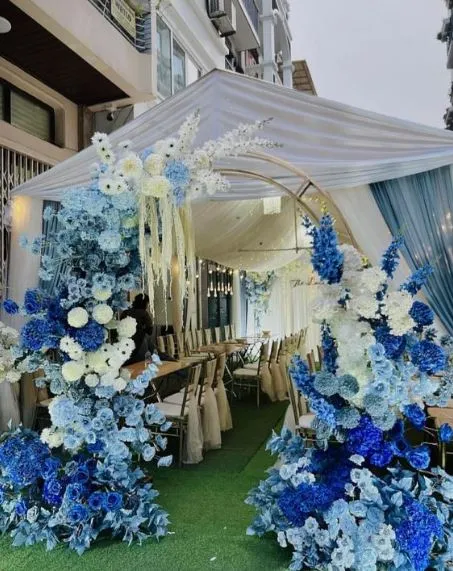 Mẫu rạp cưới màu xanh dương đẹp mê ly