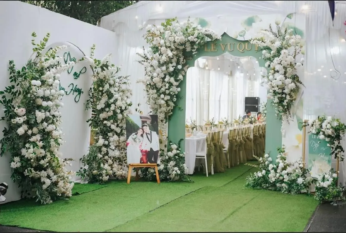 Mẫu rạp cưới màu xanh lá cây