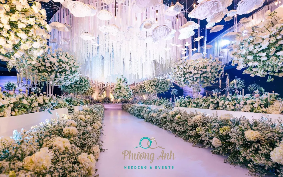 Trang trí sảnh tiệc cưới ngập tràn sắc hoa