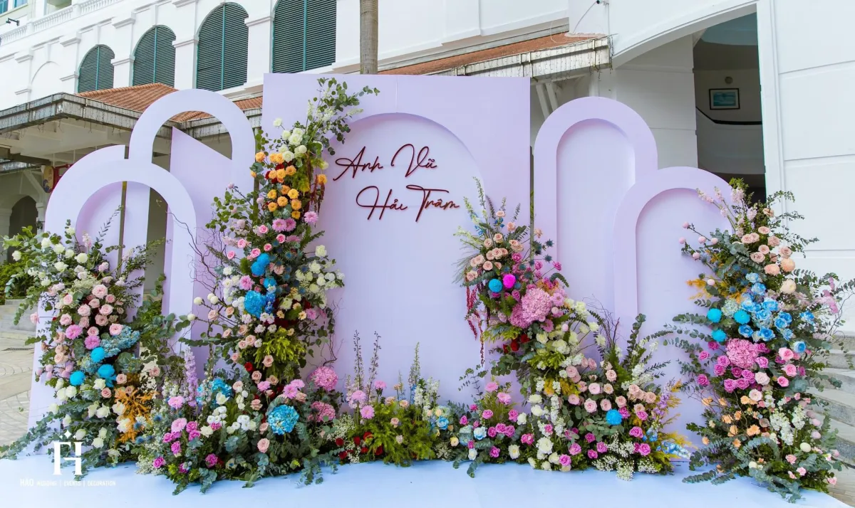 Các mẫu rạp cưới màu tím 