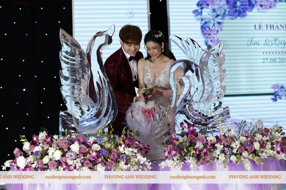 Ý nghĩa nghi thức rót rượu champagne