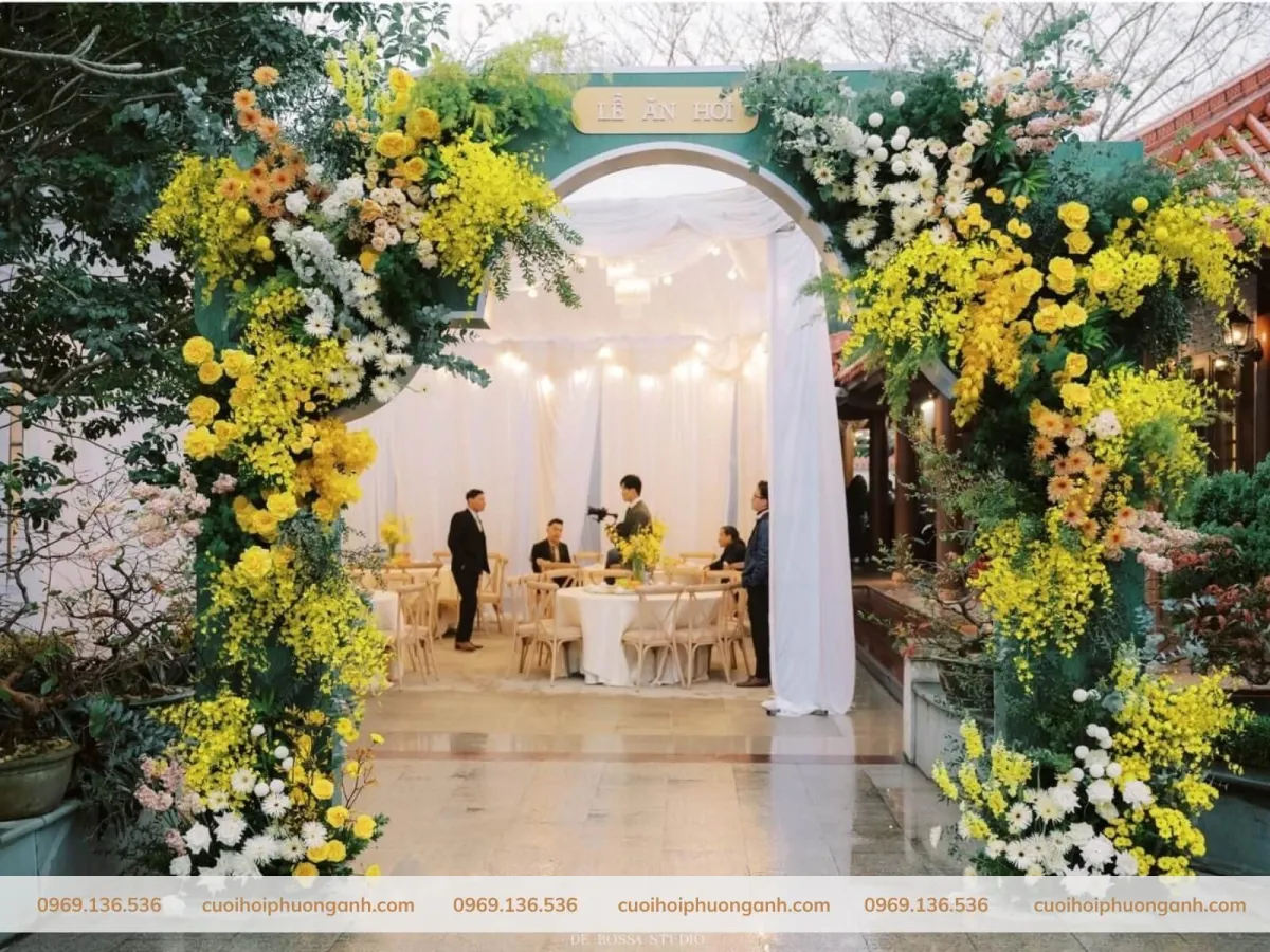 Câu hỏi thường gặp về cổng cưới màu vàng