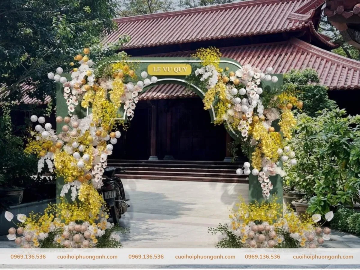 Phương Anh Wedding - Địa Chỉ cung cấp cổng cưới màu vàng Uy Tín