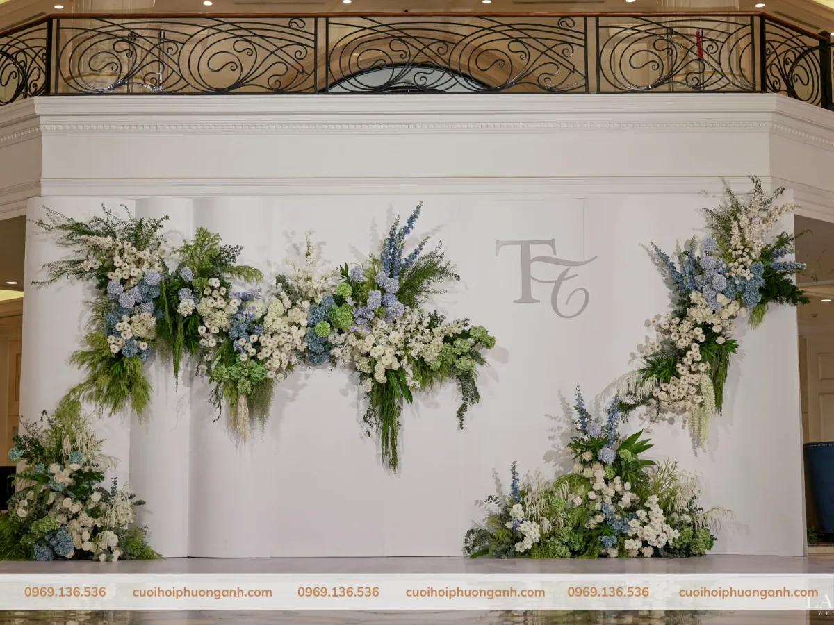 Trang trí bàn gallery đám cưới tại trung tâm hội nghị Hội nghị Quốc tế Almaz