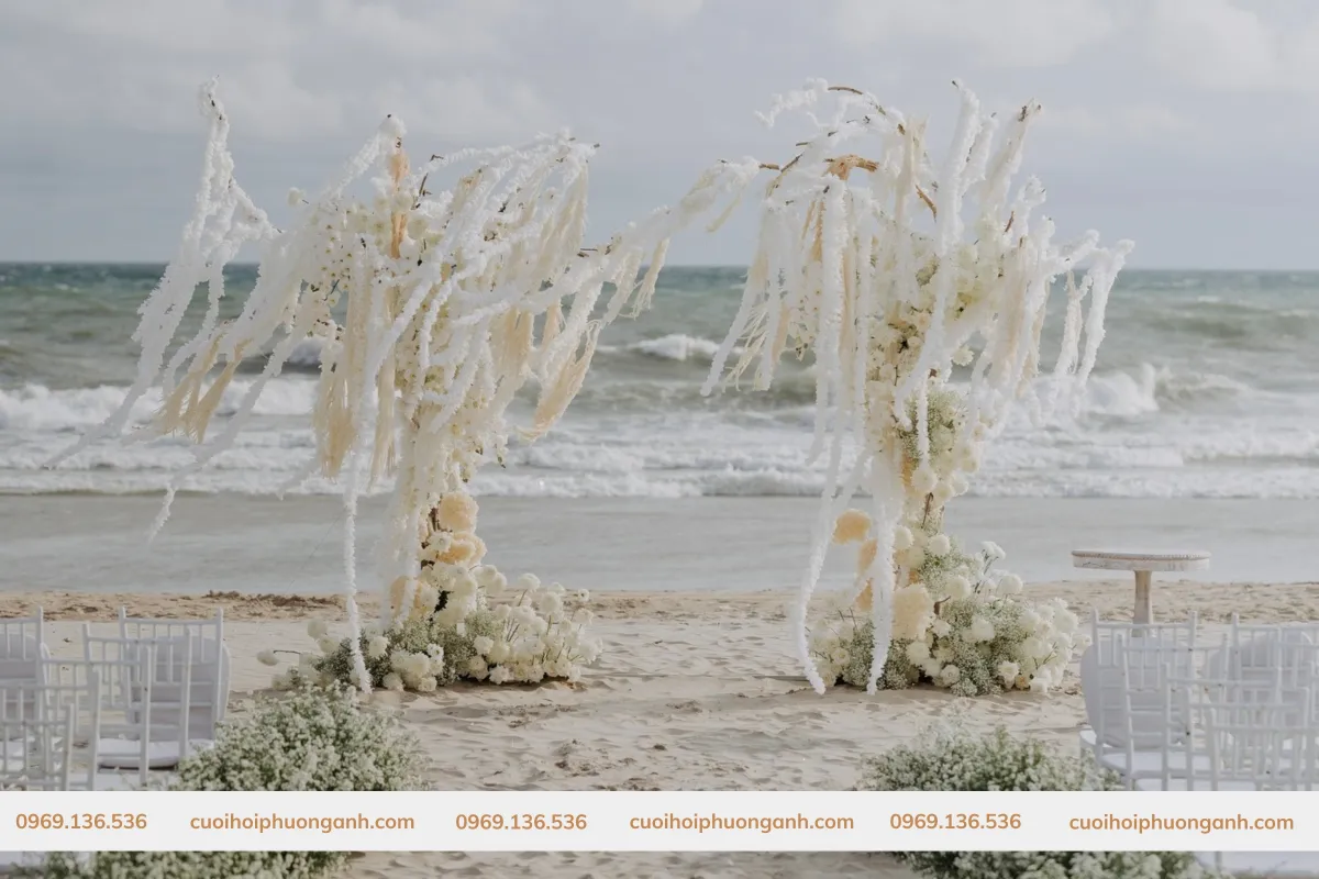 Xu hướng trang trí tiệc cưới bãi biển Ethereal Beach Wedding
