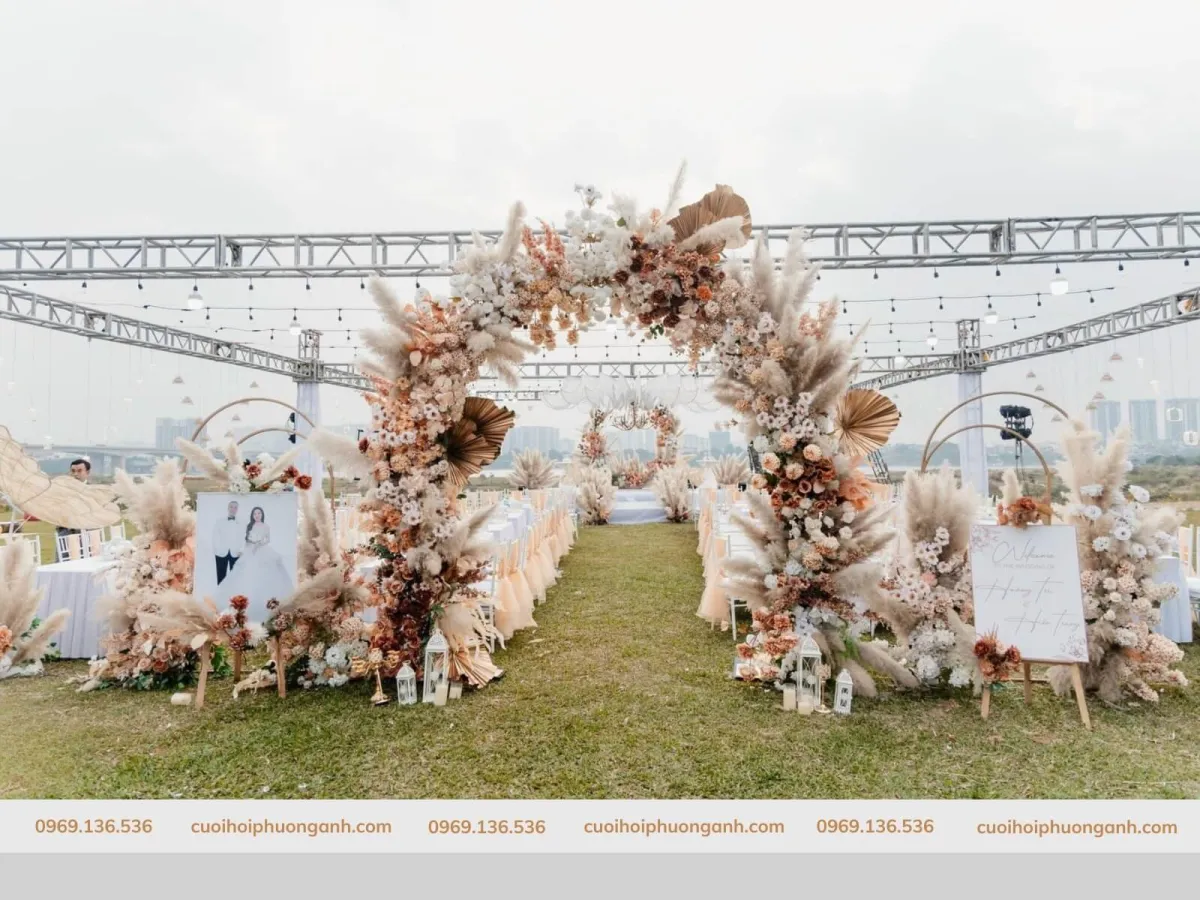 Mẫu rạp cưới màu cam đẹp 1