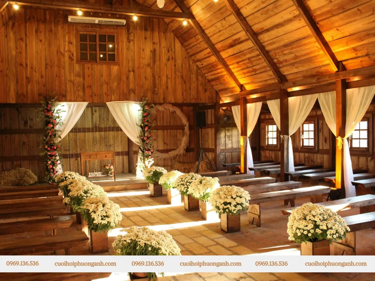 Trang trí lối vào sân khấu ngập sắc với hoa cúc hoa mi