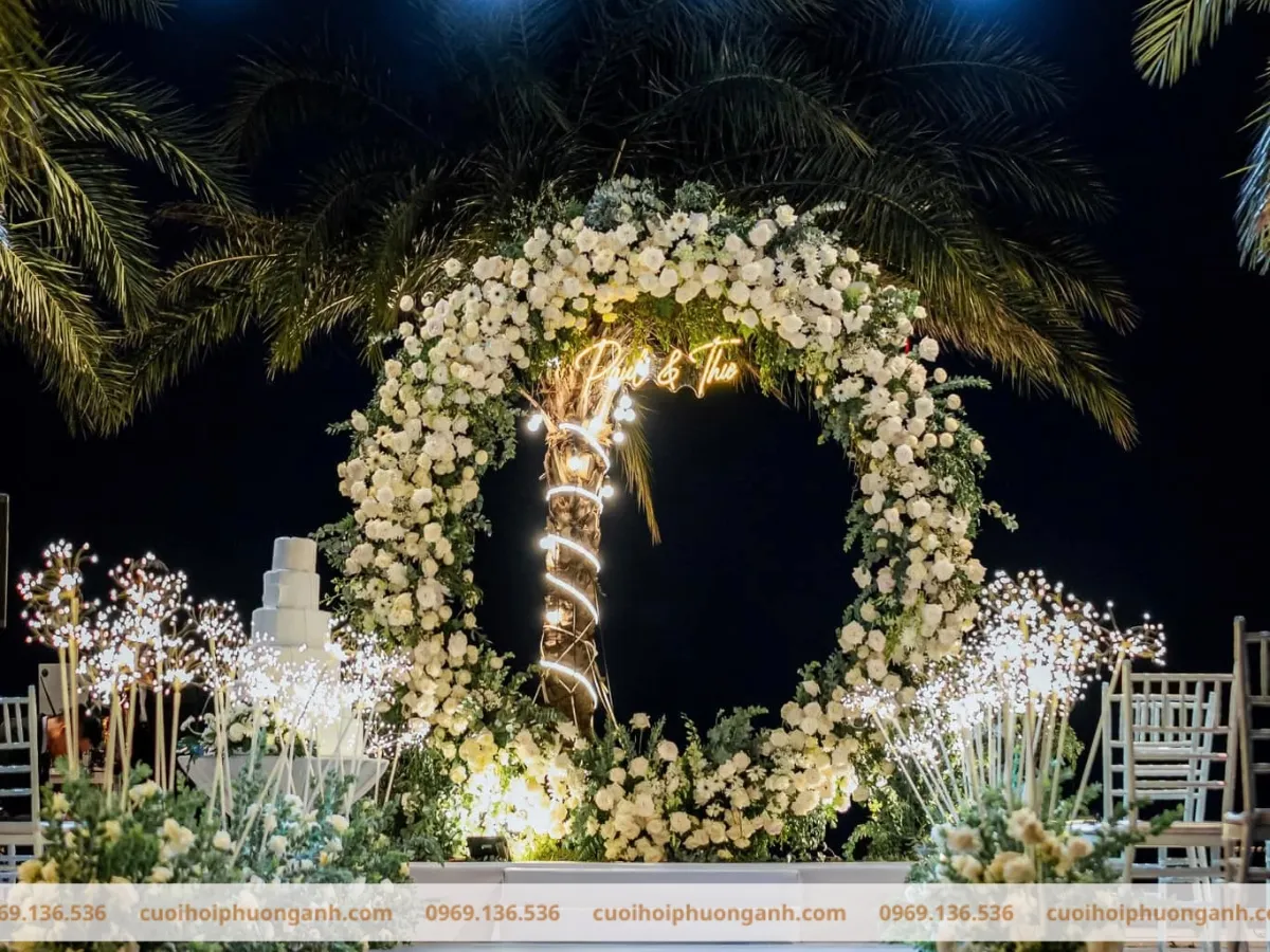 Backdrop đám cưới khung tròn 1
