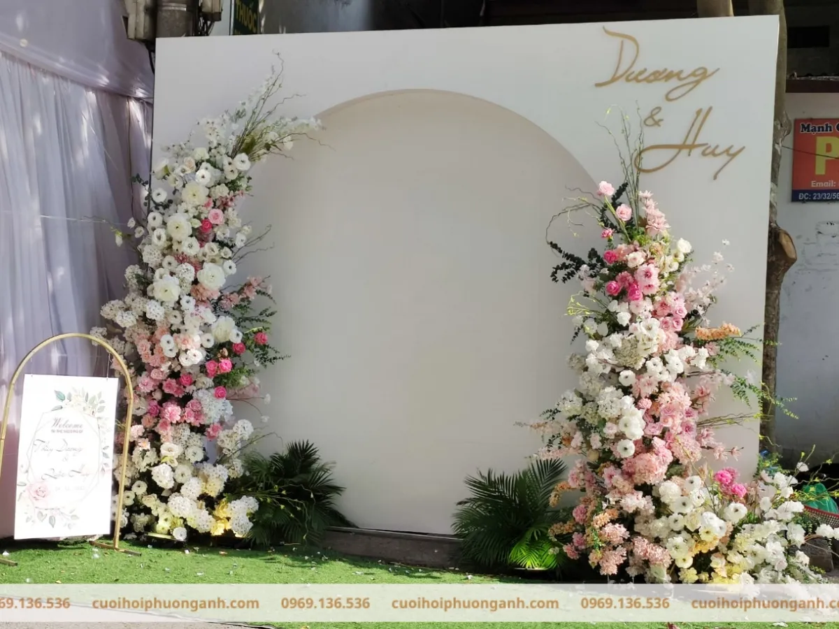 Backdrop đám cưới khung tròn