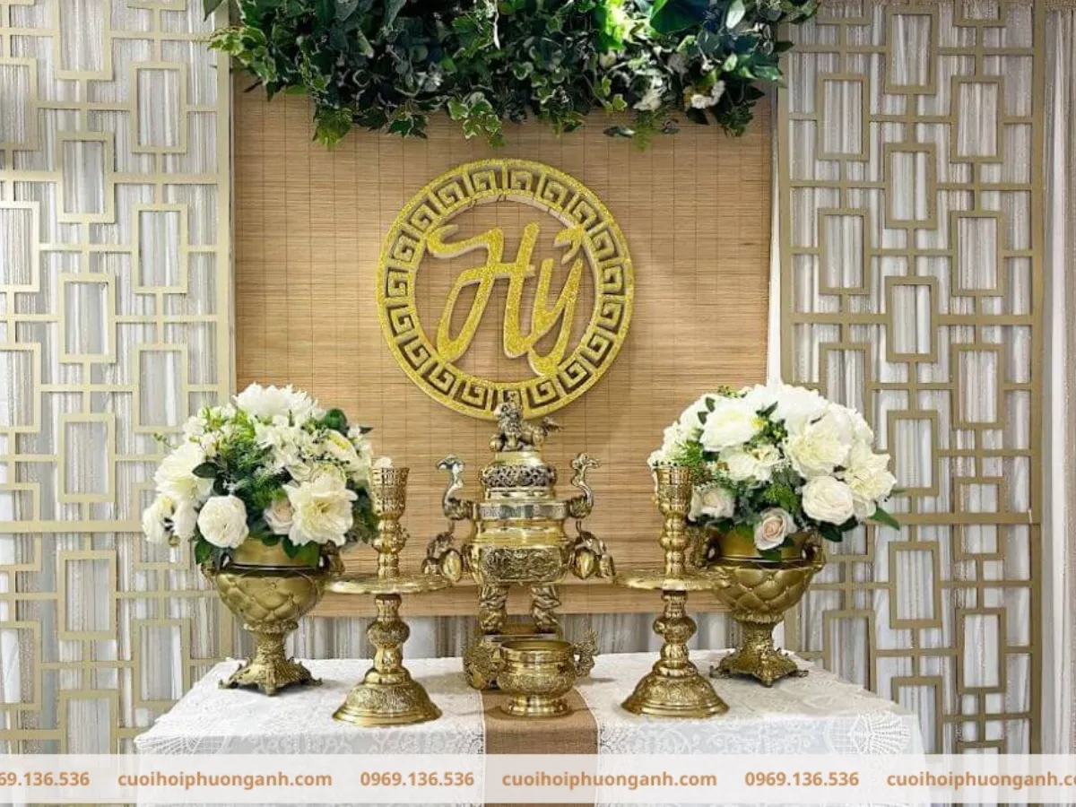 Bộ tam sự bàn thờ gia tiên đám hỏi
