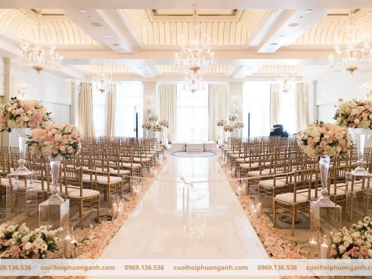 Trang trí lối đi tiệc cưới kết hợp nến