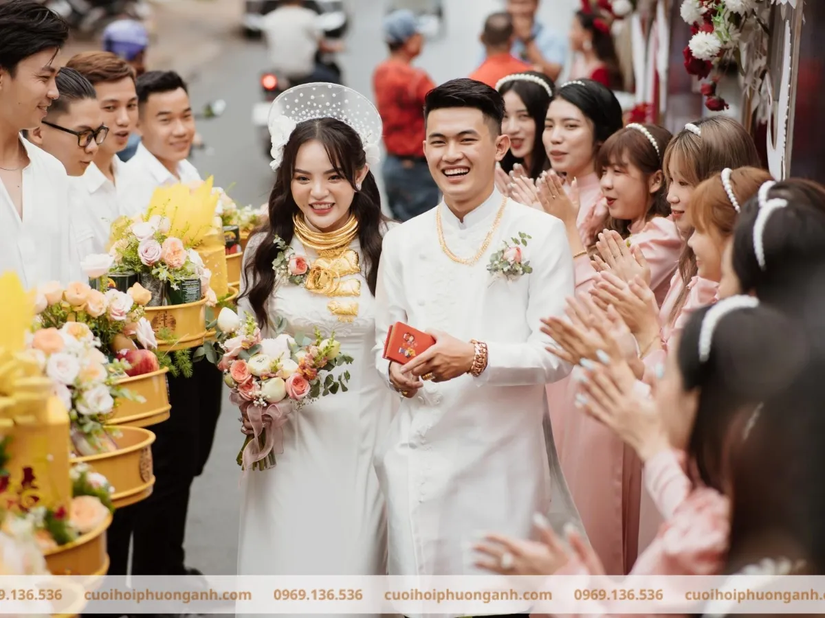 Lễ đính hôn trong phong tục cưới hỏi miền Tây