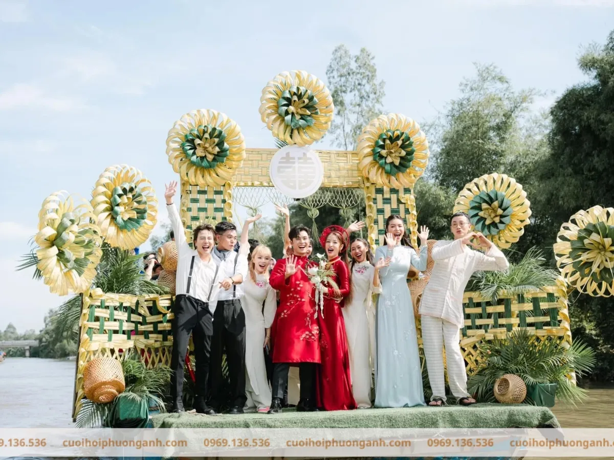 Rước dâu bằng ghe thuyền trong đám cưới miền Tây