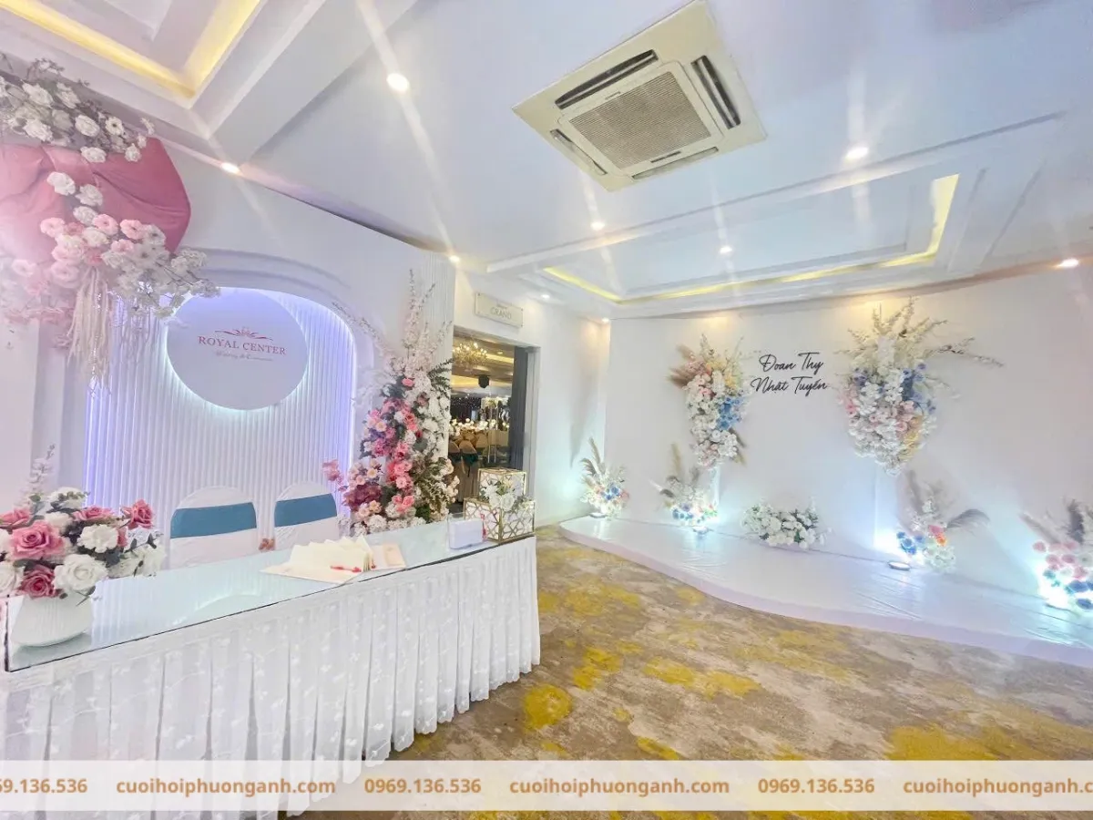 Trang trí sảnh tiệc với ánh sáng 1
