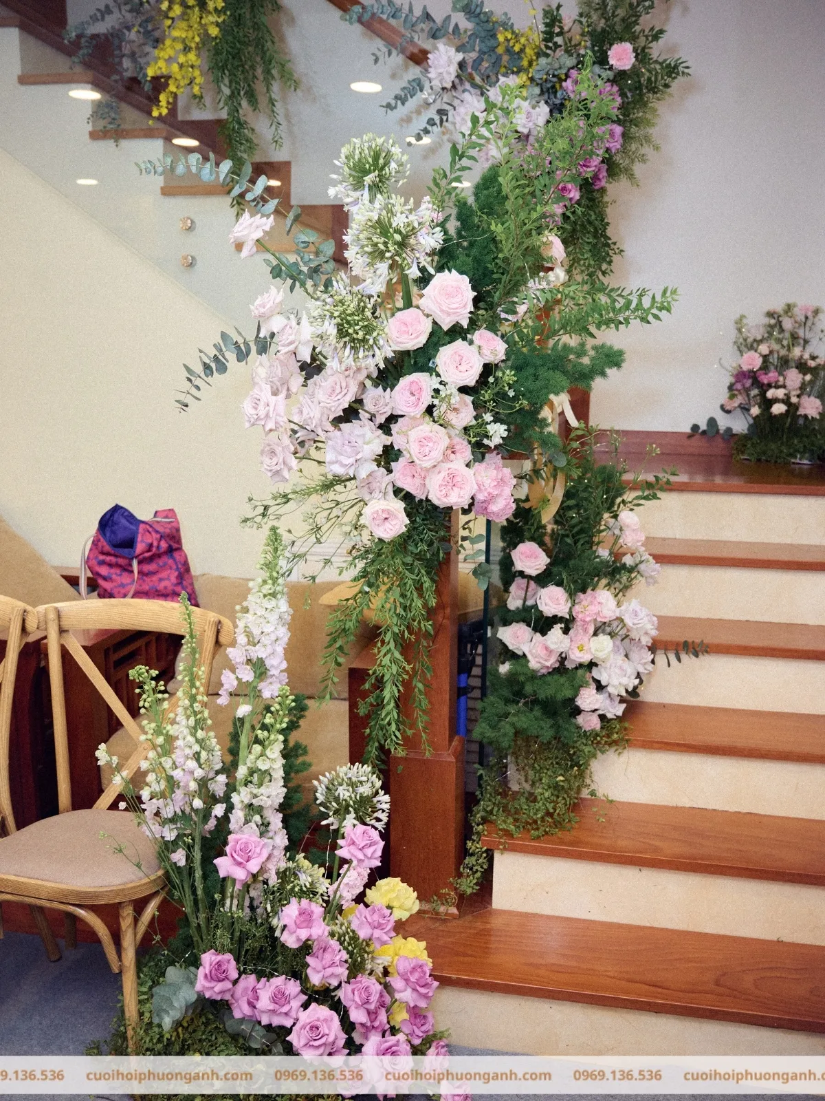 Trang trí cầu thang đám cưới cặp đôi Bảo Linh và Minh Hiếu 2