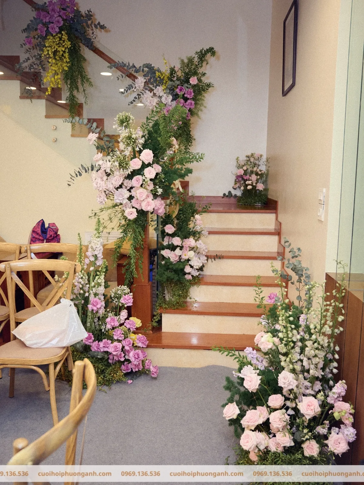 Trang trí cầu thang đám cưới cặp đôi Bảo Linh và Minh Hiếu 6