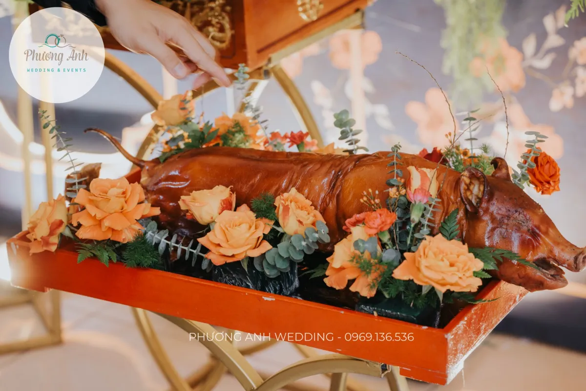 Mẫu tráp lợn quay đẹp 9