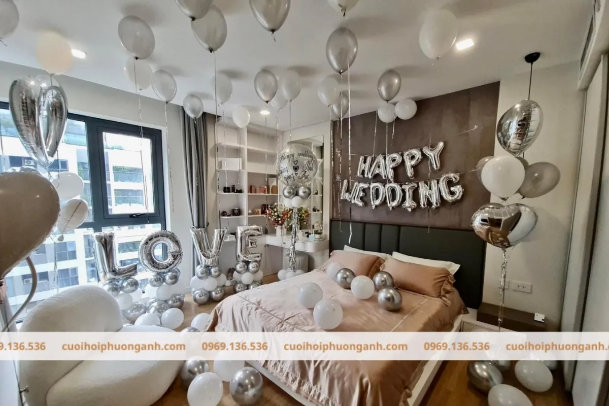 trang trí phòng cưới tối giản
